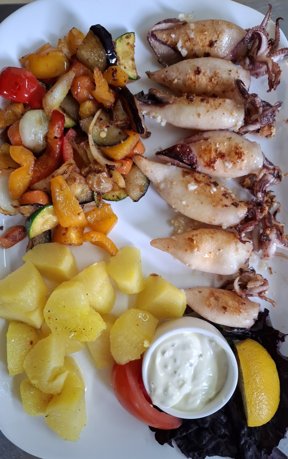 Calamari mit Beilagen